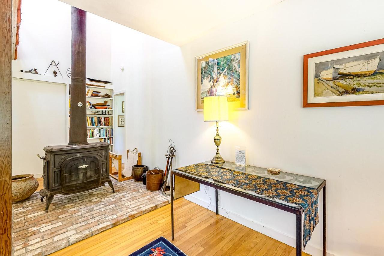 Hillside Oak Villa Chilmark Екстериор снимка