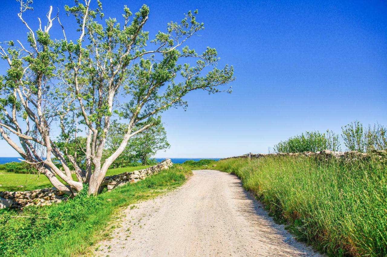 Hillside Oak Villa Chilmark Екстериор снимка