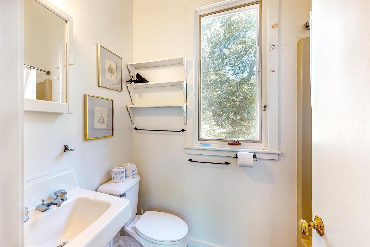 Hillside Oak Villa Chilmark Екстериор снимка