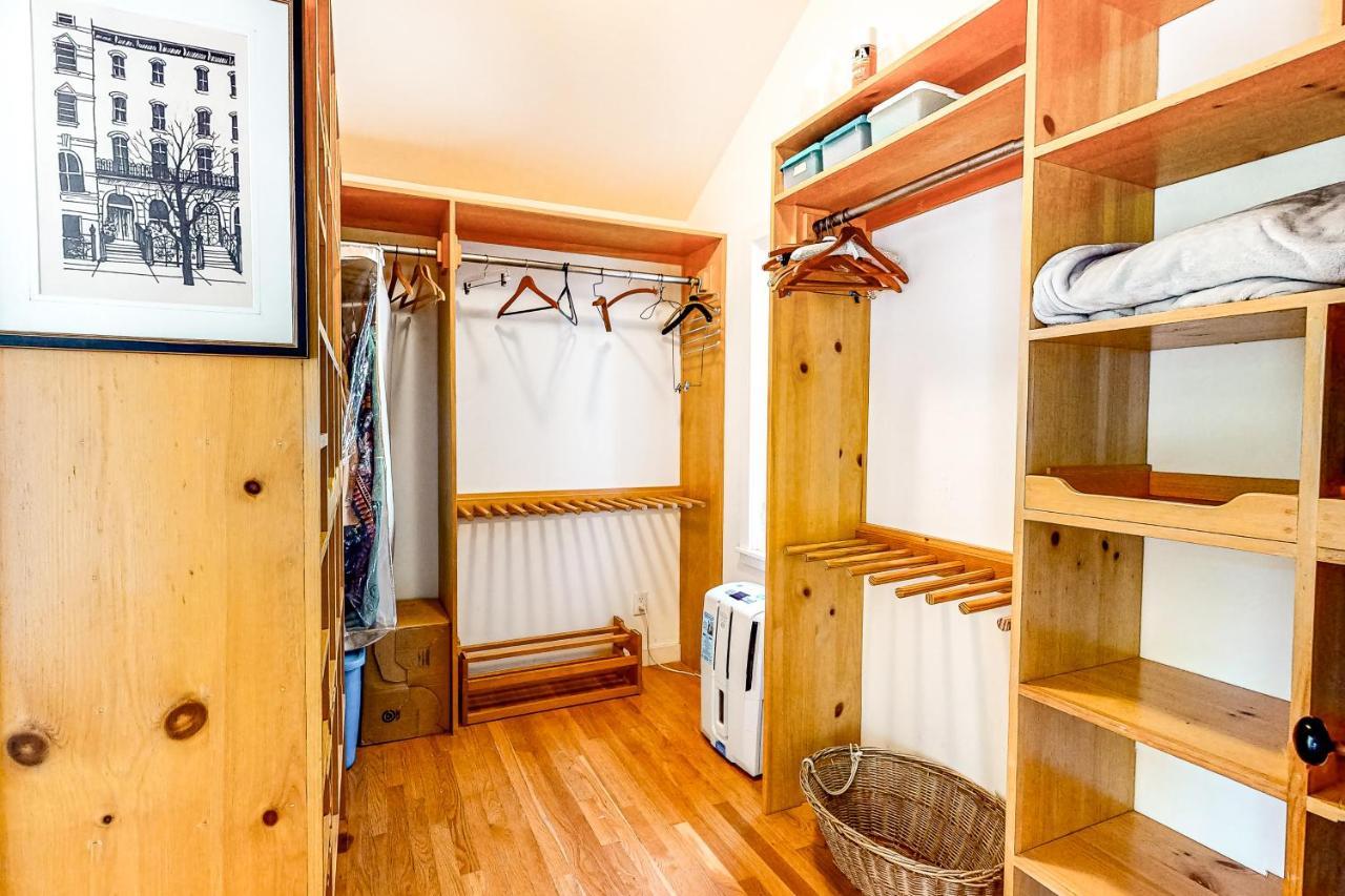 Hillside Oak Villa Chilmark Екстериор снимка