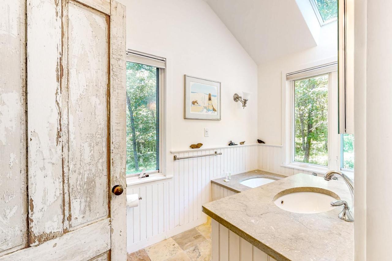 Hillside Oak Villa Chilmark Екстериор снимка