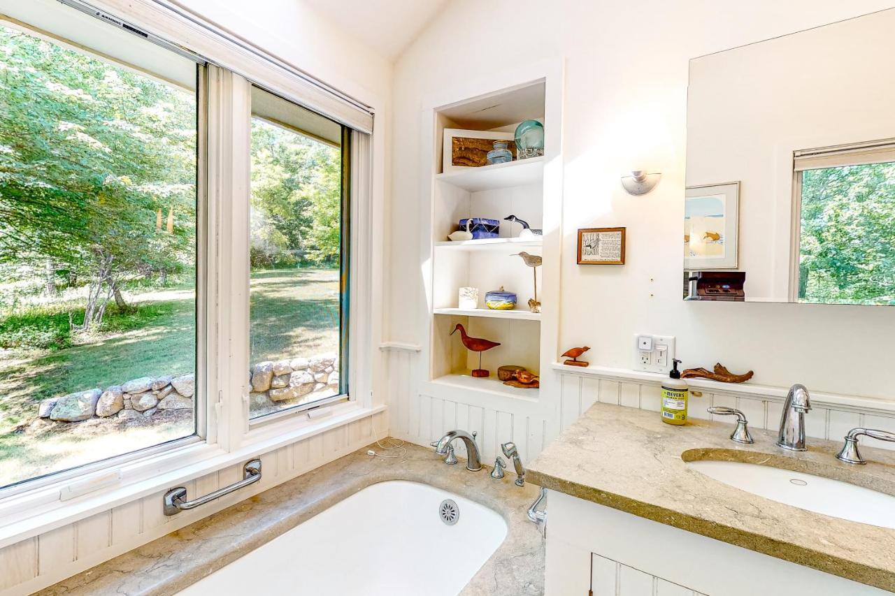 Hillside Oak Villa Chilmark Екстериор снимка